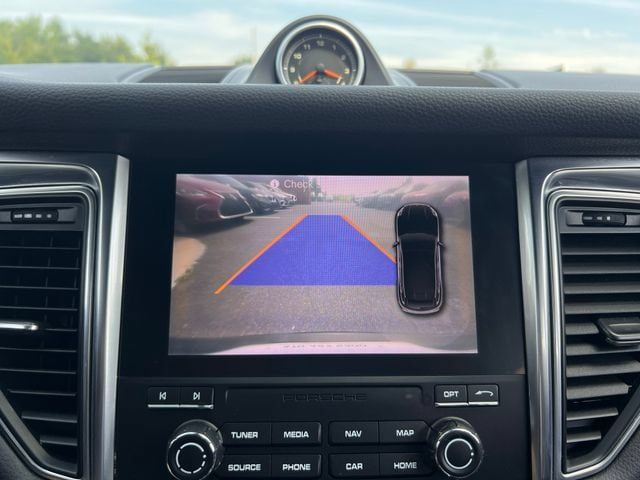 Used 2018 Porsche Macan w/ Premium Package Plus AWD/4WD image 24