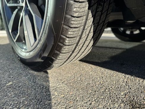 Certified 2025 Audi Q5 2.0T Premium Plus image 9