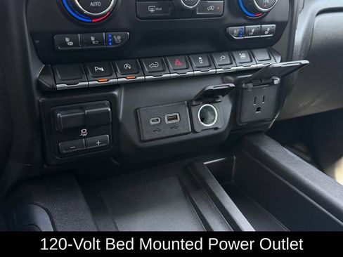 Used 2019 Chevrolet Silverado 1500 LTZ w/ LTZ Texas Edition RWD image 27