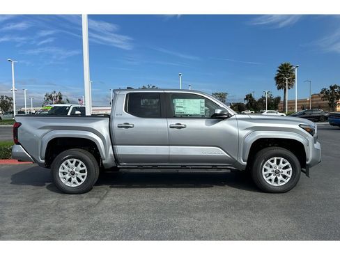 New 2025 Toyota Tacoma SR5 image 3