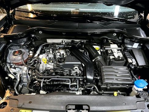 Used 2024 Volkswagen Taos SE image 10