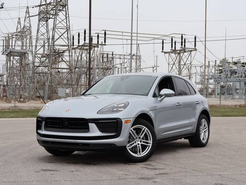 Certified 2026 Porsche Macan AWD/4WD image 1