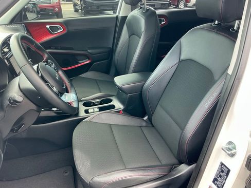Used 2024 Kia Soul GT-Line w/ GT-Line Technology Package FWD image 16