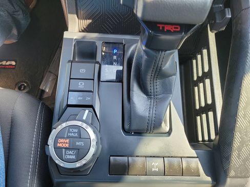 Used 2024 Toyota Tacoma TRD Off-Road AWD/4WD image 36