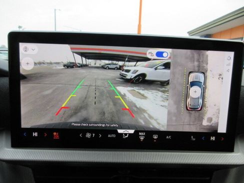 Used 2025 Ford Explorer ST-Line w/ Premium Package image 25