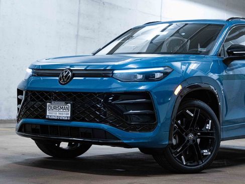 New 2026 Volkswagen Tiguan SE R-Line AWD/4WD image 2
