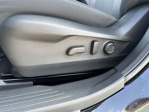 Certified 2025 Subaru Outback Premium image 18