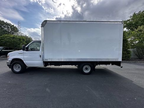 Used 2024 Ford E-350 and Econoline 350 Super Duty w/ Power Windows & Locks Group RWD image 8
