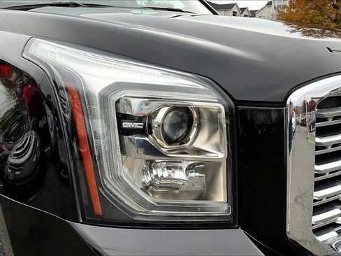 Used 2020 GMC Yukon Denali w/ Open Road Package image 27