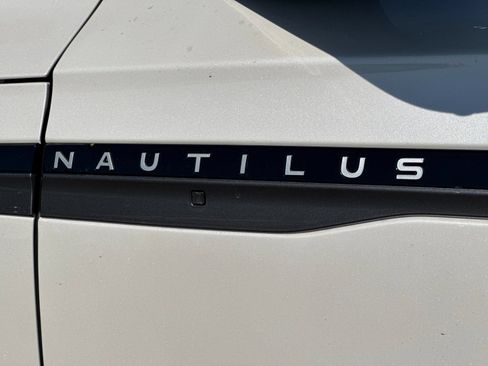 Used 2026 Lincoln Nautilus Premier w/ Equipment Group 102A AWD/4WD image 40