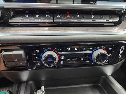 Used 2024 Chevrolet Silverado 2500 LTZ w/ LTZ Premium Package image 58