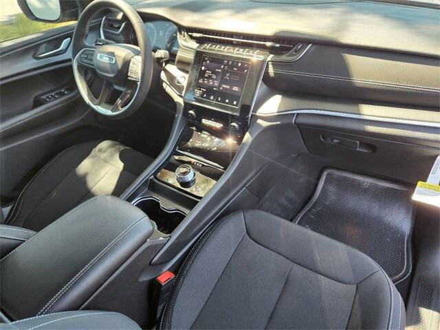 Certified 2024 Jeep Grand Cherokee L Laredo AWD/4WD image 20