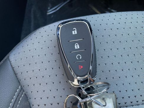 Used 2025 Chevrolet Trax LT w/ LT Convenience Package image 25