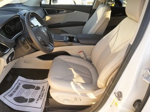 Used 2018 Lincoln MKX Reserve w/ Driver Assistance Package image 9