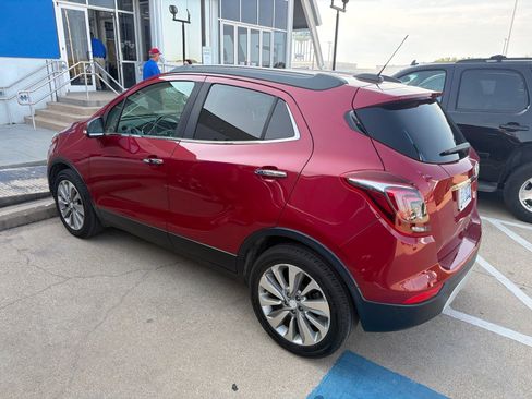 Used 2019 Buick Encore Preferred FWD image 2