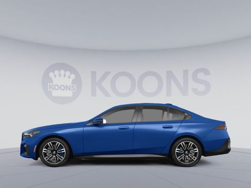 Used 2021 BMW 530i xDrive w/ Premium Package AWD/4WD image 2