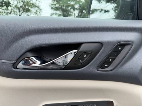 Used 2023 GMC Acadia Denali AWD/4WD image 13