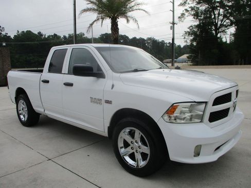 Used 2018 RAM 1500 Express RWD image 29