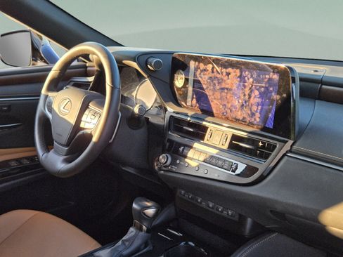 Used 2024 Lexus ES 350 w/ Premium Package FWD image 29