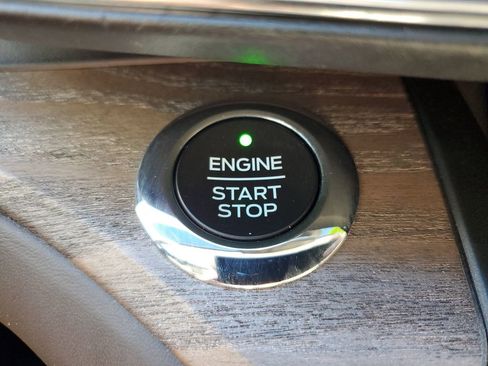 Used 2020 Ford Explorer Platinum w/ Premium Technology Package image 36