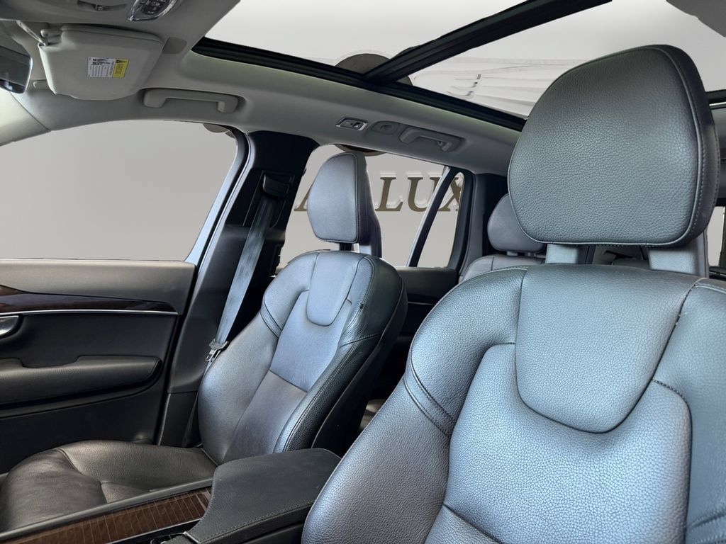 Used 2017 Volvo XC90 T6 Momentum AWD/4WD image 9