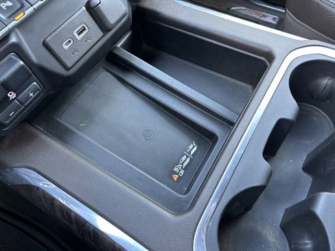 Used 2022 GMC Sierra 3500 Denali image 40