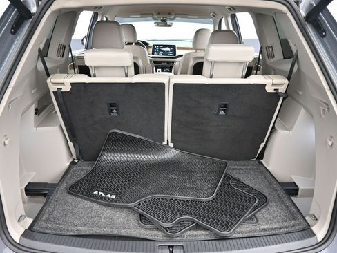 Used 2025 Volkswagen Atlas SE image 17