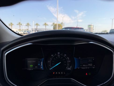 Used 2018 Ford Fusion SE FWD image 10