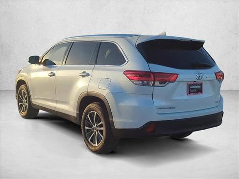 Used 2019 Toyota Highlander XLE image 6