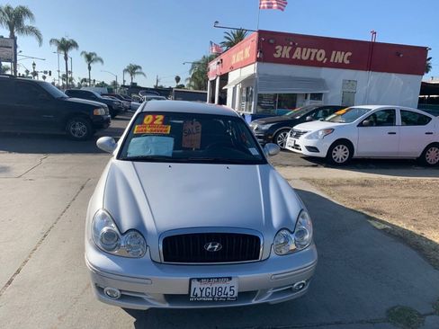 Used 2002 Hyundai Sonata FWD image 2