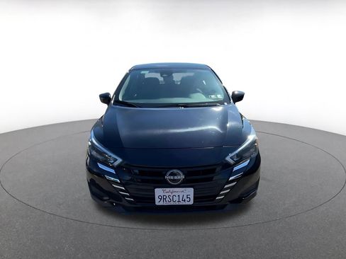 Used 2025 Nissan Versa SV image 4