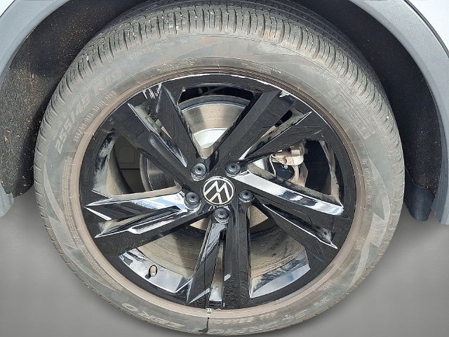 Used 2024 Volkswagen Tiguan SE R-Line AWD/4WD image 8