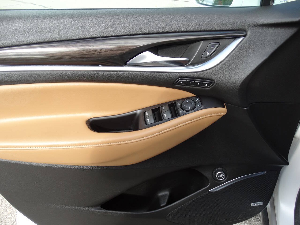 Used 2019 Buick Enclave AWD Premium w/ Experience Buick Package image 18