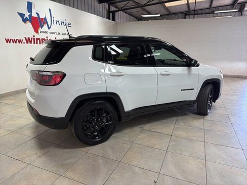 Used 2022 Jeep Compass Altitude image 3