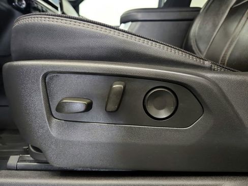 Used 2023 Chevrolet Silverado 1500 High Country w/ Technology Package image 35