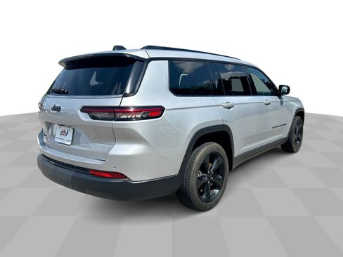Used 2023 Jeep Grand Cherokee L Laredo AWD/4WD image 9