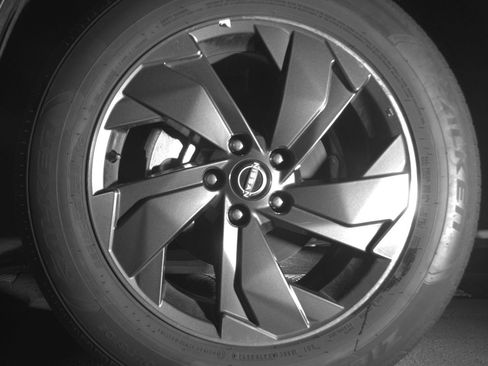 Used 2025 Nissan Rogue SV FWD image 12