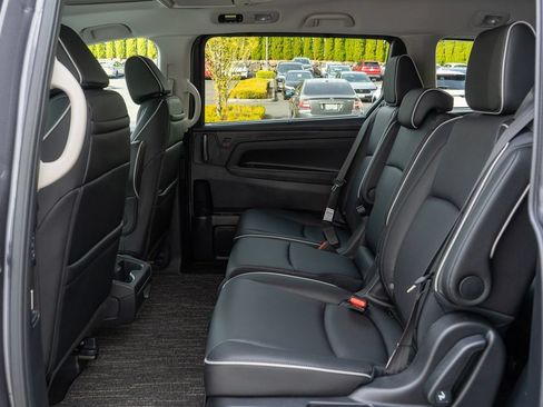New 2026 Honda Odyssey Touring image 11