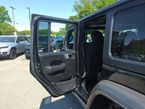 Used 2023 Jeep Wrangler Unlimited w/ Cold Weather Group AWD/4WD image 25