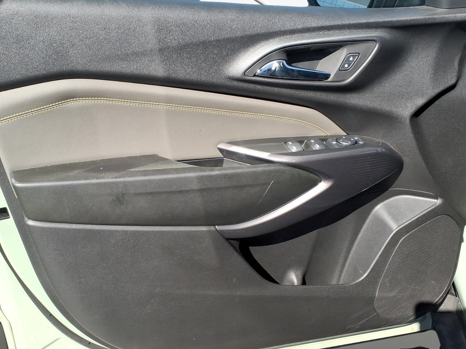 Used 2024 Chevrolet Trax ACTIV w/ Sunroof Package FWD image 8