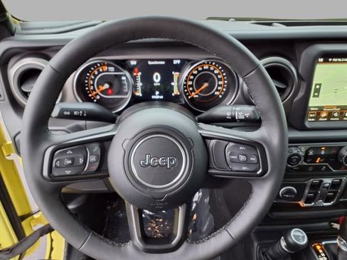 Used 2023 Jeep Gladiator Willys image 13