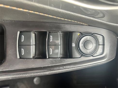 Used 2020 Chevrolet Traverse RS image 37