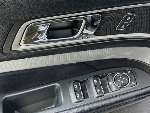 Used 2017 Ford Explorer XLT w/ Equipment Group 201A image 15