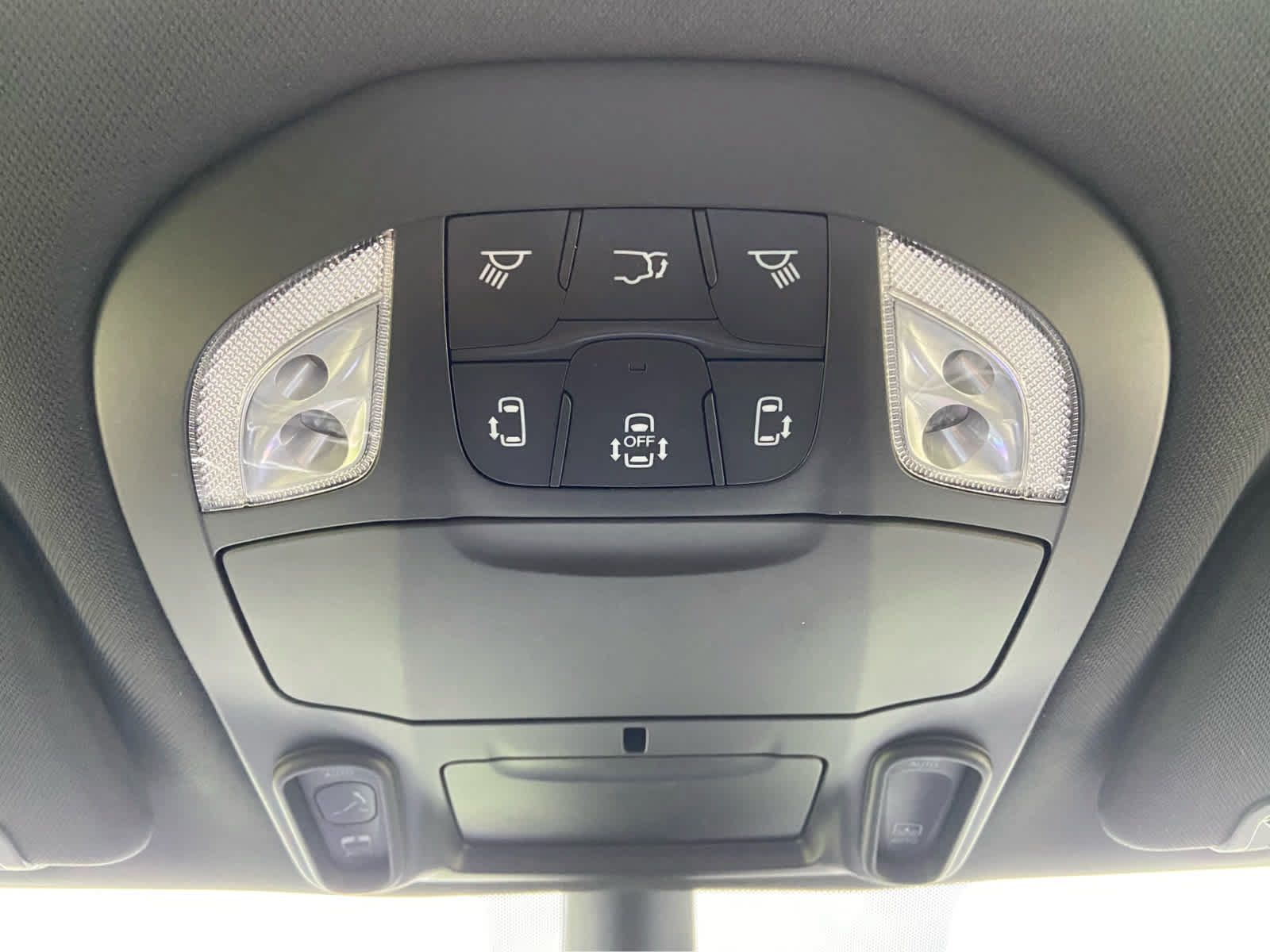 Used 2026 Chrysler Pacifica Limited FWD image 43