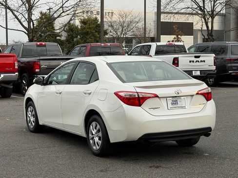Used 2015 Toyota Corolla LE image 9