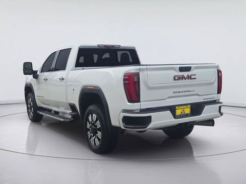 Used 2024 GMC Sierra 2500 Denali w/ Denali Reserve Package AWD/4WD image 3