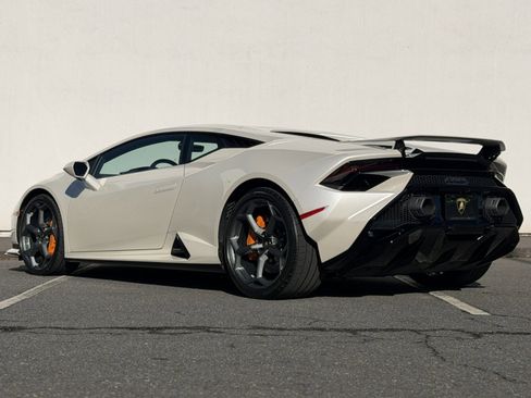 Used 2024 Lamborghini Huracan Tecnica image 5