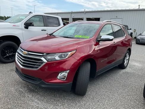 Used 2021 Chevrolet Equinox Premier AWD/4WD image 3
