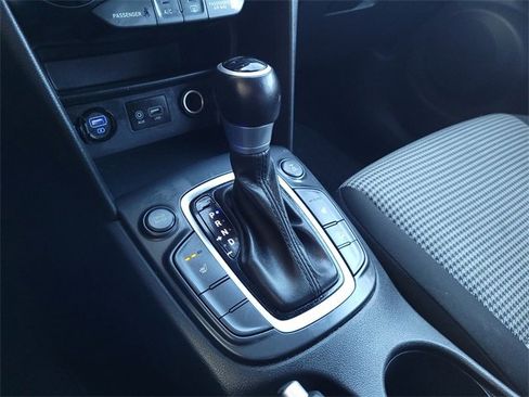 Used 2021 Hyundai Kona SEL image 12