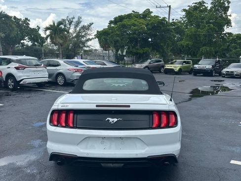 Used 2022 Ford Mustang Premium RWD image 4